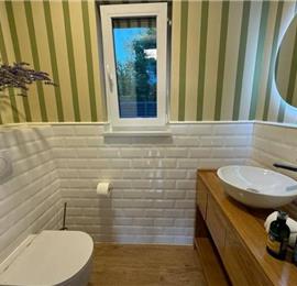 2 bedroom villa with heated pool & tennis court near Zadar, sleeps 4