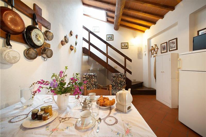 A selection of 2-3 bedroom apartments with shared pool near Florence, Sleeps 4-6