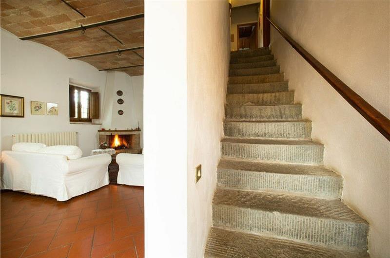 A selection of 2-3 bedroom apartments with shared pool near Florence, Sleeps 4-6