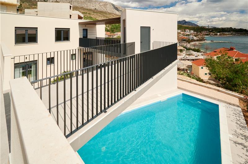 6 bedroom villa with heated pool near Omis, sleeps 12