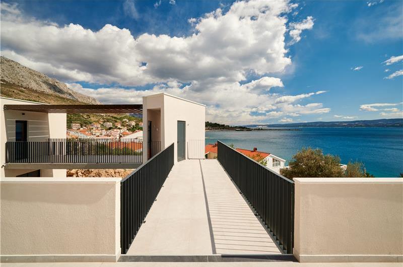 6 bedroom villa with heated pool near Omis, sleeps 12