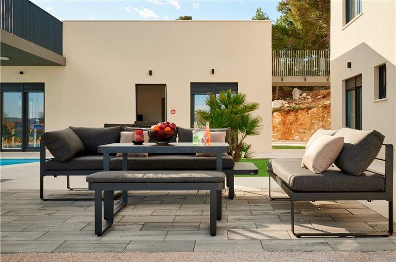 6 bedroom villa with heated pool near Omis, sleeps 12