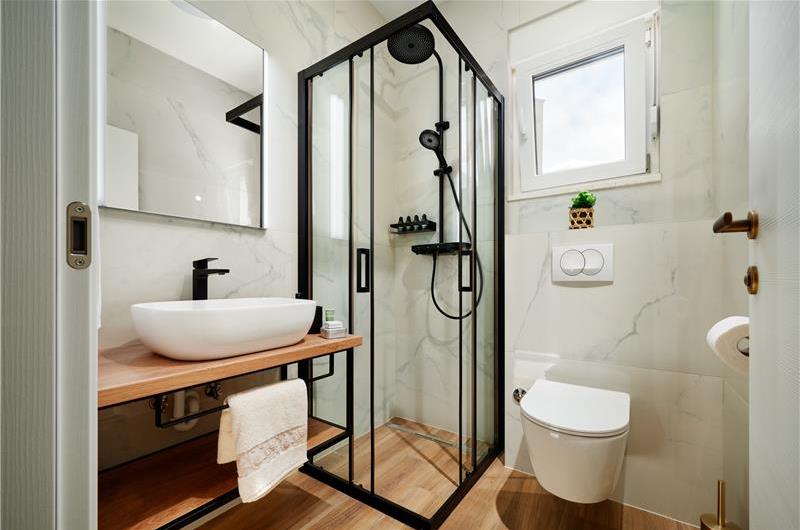 6 bedroom villa with heated pool near Omis, sleeps 12