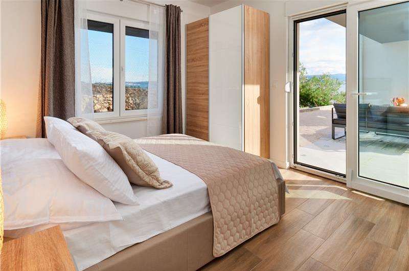 6 bedroom villa with heated pool near Omis, sleeps 12