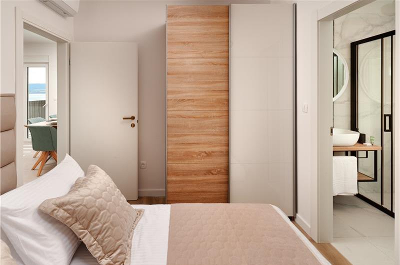 6 bedroom villa with heated pool near Omis, sleeps 12