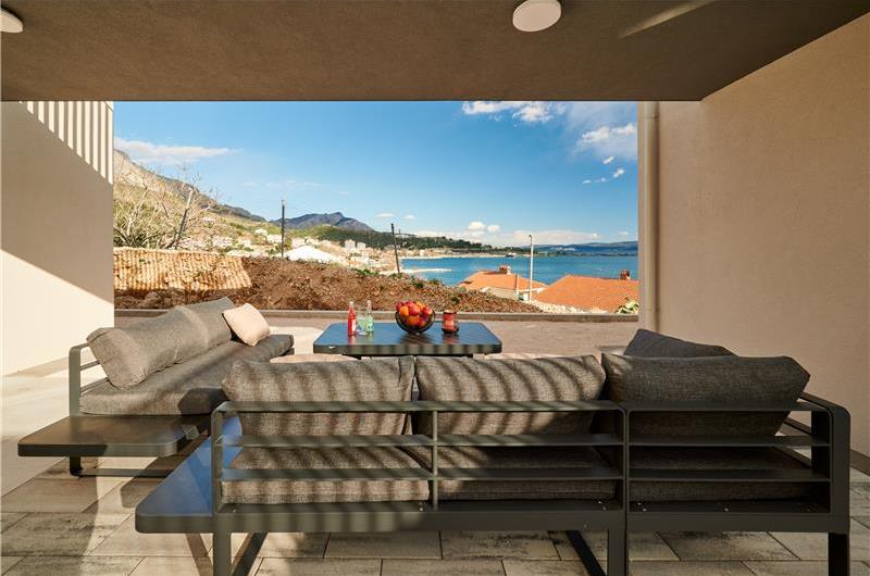 6 bedroom villa with heated pool near Omis, sleeps 12