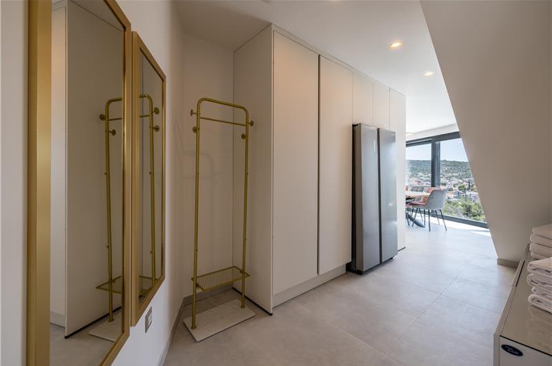 4 bedroom villa with heated pool and sea view in Vinišće, sleeps 8