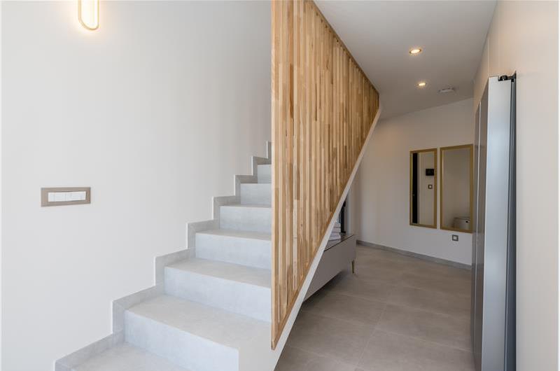 4 bedroom villa with heated pool and sea view in Vinišće, sleeps 8