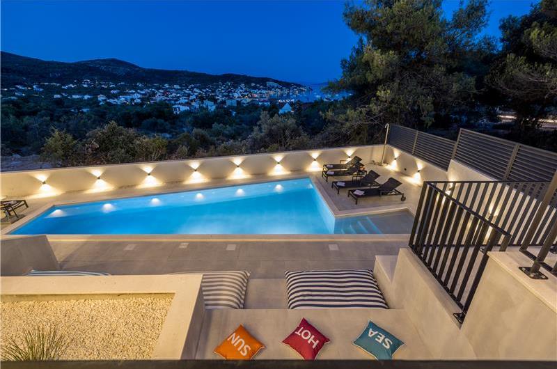 4 bedroom villa with heated pool and sea view in Vinišće, sleeps 8