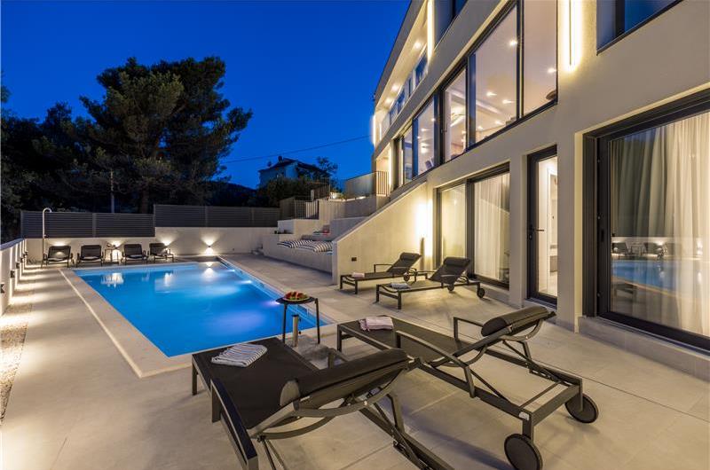 4 bedroom villa with heated pool and sea view in Vinišće, sleeps 8