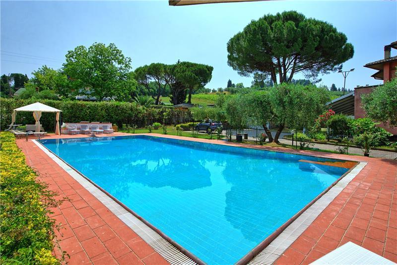 Villa in Tuscany, photograph 2