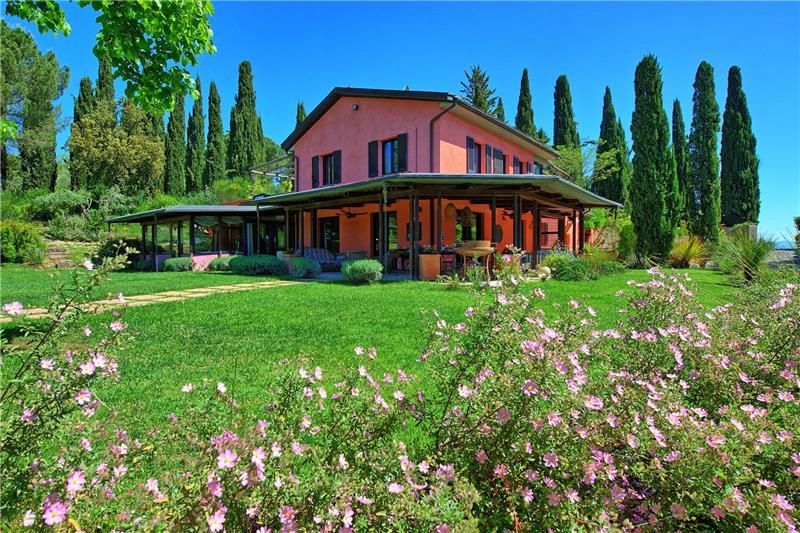 Villa in Tuscany, photograph 2