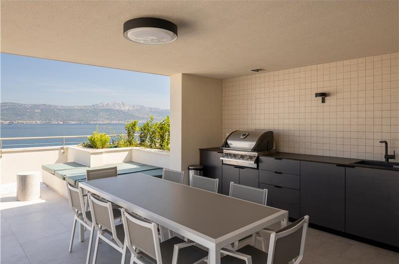 4 Bedroom Luxury Villa with Heated Pool and boat mooring, Ciovo near Trogir – Sleeps 8