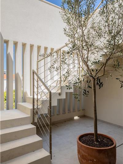 4 Bedroom Luxury Villa with Heated Pool and boat mooring, Ciovo near Trogir – Sleeps 8