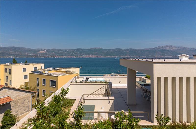 4 Bedroom Luxury Villa with Heated Pool and boat mooring, Ciovo near Trogir – Sleeps 8