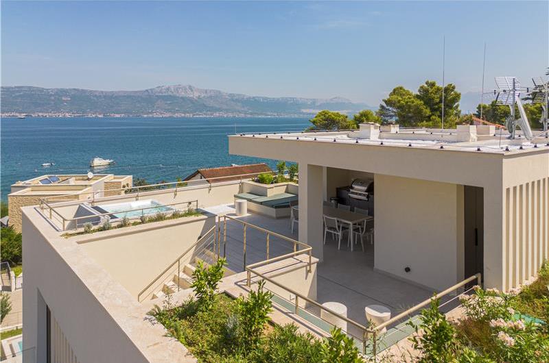 4 Bedroom Luxury Villa with Heated Pool and boat mooring, Ciovo near Trogir – Sleeps 8
