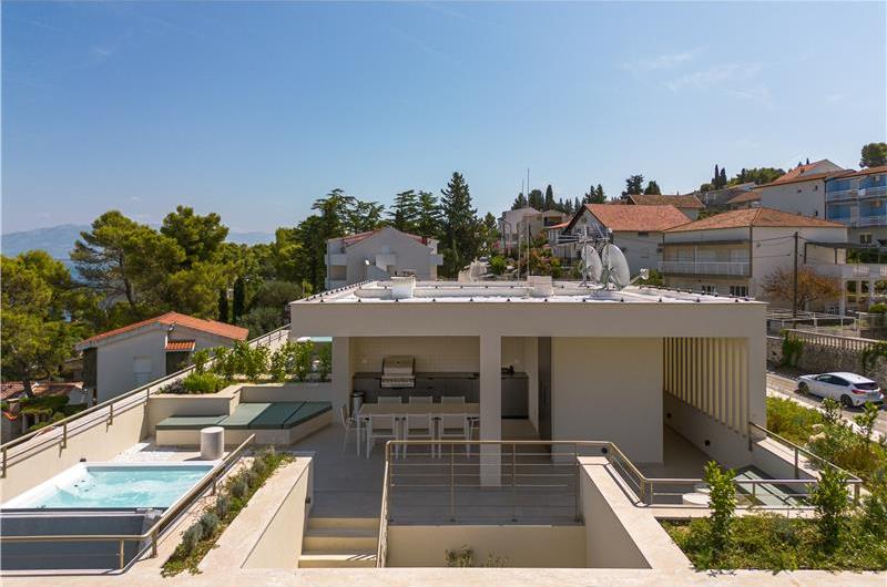 4 Bedroom Luxury Villa with Heated Pool and boat mooring, Ciovo near Trogir – Sleeps 8