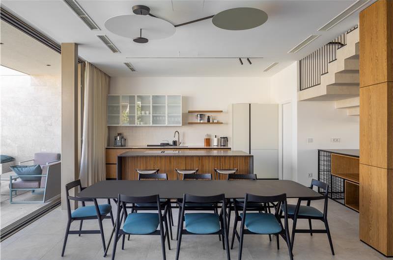 4 Bedroom Luxury Villa with Heated Pool and boat mooring, Ciovo near Trogir – Sleeps 8