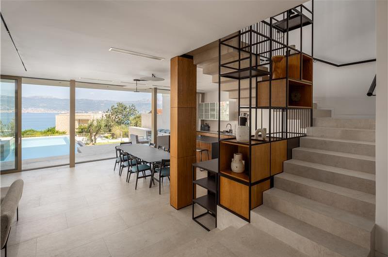 4 Bedroom Luxury Villa with Heated Pool and boat mooring, Ciovo near Trogir – Sleeps 8