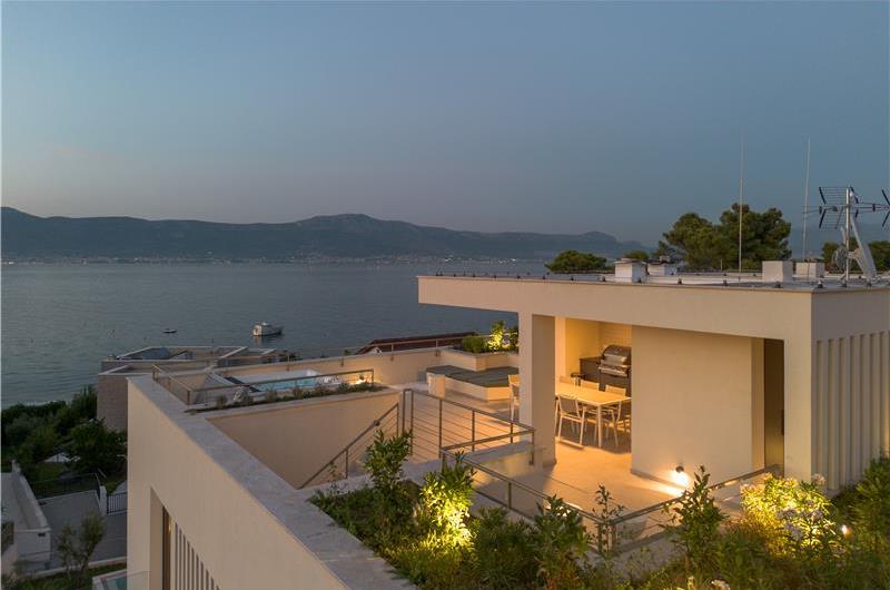 4 Bedroom Luxury Villa with Heated Pool and boat mooring, Ciovo near Trogir – Sleeps 8
