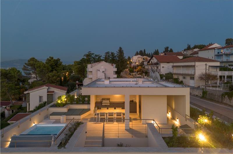 4 Bedroom Luxury Villa with Heated Pool and boat mooring, Ciovo near Trogir – Sleeps 8