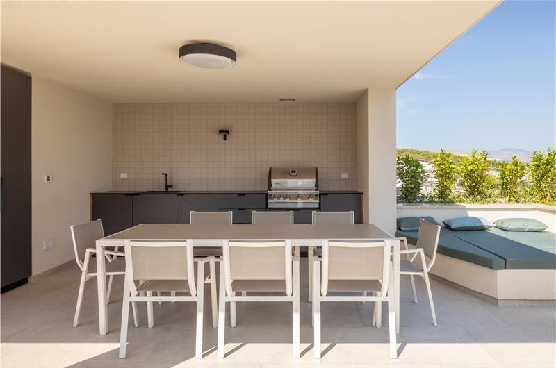 4-Bedroom Luxury Villa with Heated Pool, Ciovo near Trogir – Sleeps 8