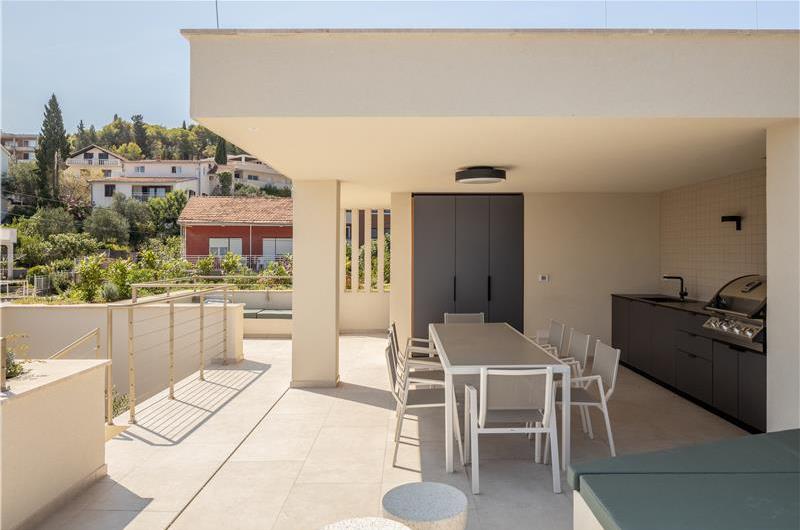 4-Bedroom Luxury Villa with Heated Pool, Ciovo near Trogir – Sleeps 8