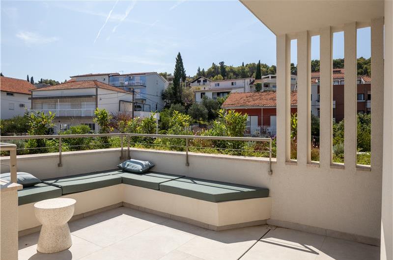 4-Bedroom Luxury Villa with Heated Pool, Ciovo near Trogir – Sleeps 8