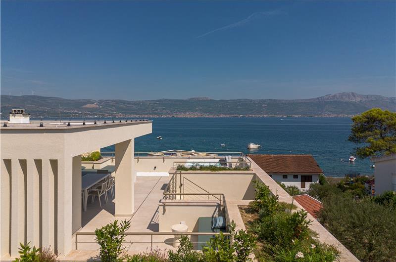 4-Bedroom Luxury Villa with Heated Pool, Ciovo near Trogir – Sleeps 8