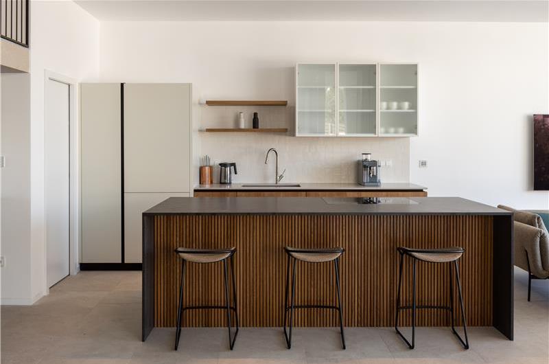 4-Bedroom Luxury Villa with Heated Pool, Ciovo near Trogir – Sleeps 8