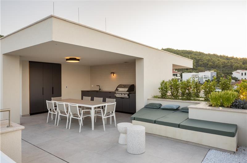 4-Bedroom Luxury Villa with Heated Pool, Ciovo near Trogir – Sleeps 8