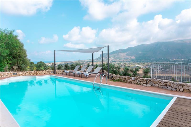 Sea-view villa in Sicily, photograph 1
