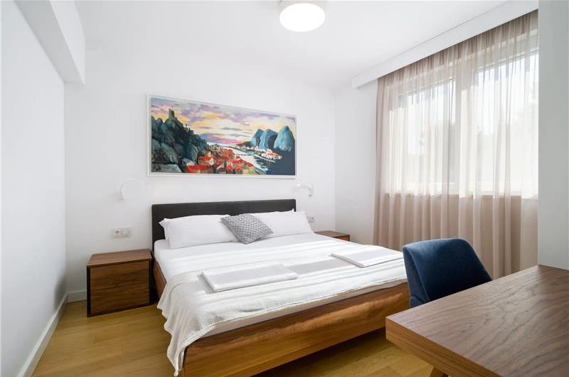 Beachfront Villa with Pool and Sea Views on Ciovo island near Trogir, Sleeps 8