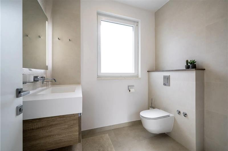 Beachfront Villa with Pool and Sea Views on Ciovo island near Trogir, Sleeps 8