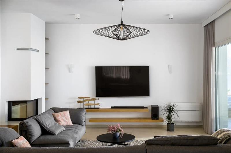 Beachfront Villa with Pool and Sea Views on Ciovo island near Trogir, Sleeps 8