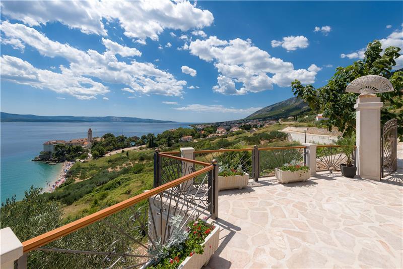 Sea-view villa in Bol, photograph 18