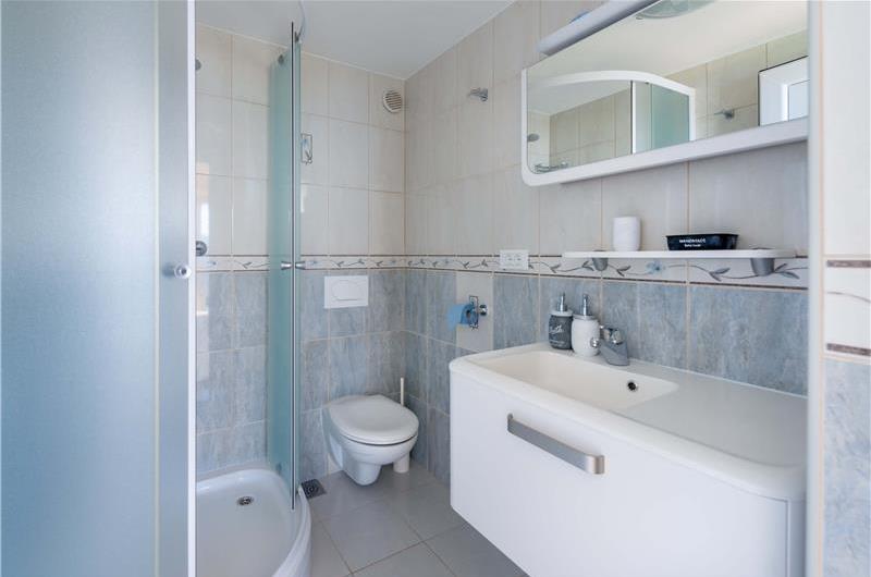 2 bedroom villa with pool and sea views in Bol, Brač Island, sleeps 4