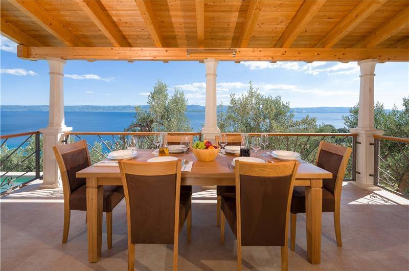 2 bedroom villa with pool and sea views in Bol, Brač Island, sleeps 4