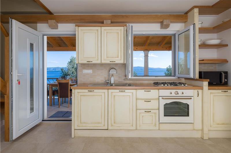 2 bedroom villa with pool and sea views in Bol, Brač Island, sleeps 4