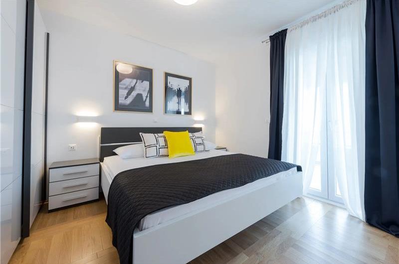 3 bedroom villa with infinity pool in Mlini, sleeps 6