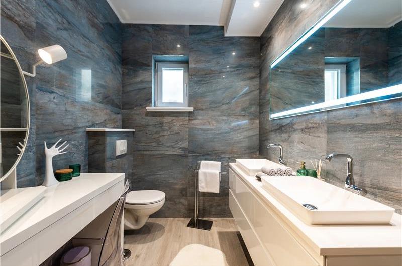 3 bedroom villa with infinity pool in Mlini, sleeps 6