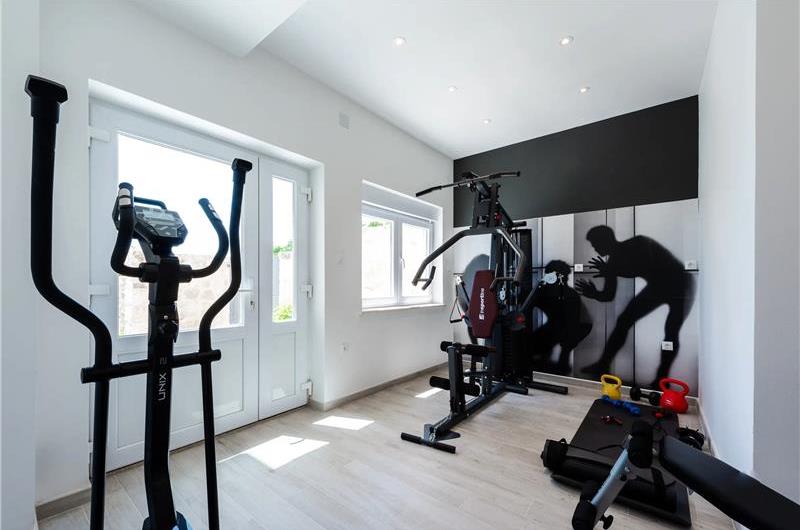 3 bedroom villa with infinity pool in Mlini, sleeps 6