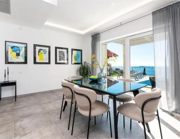 3 bedroom villa with infinity pool in Mlini, sleeps 6