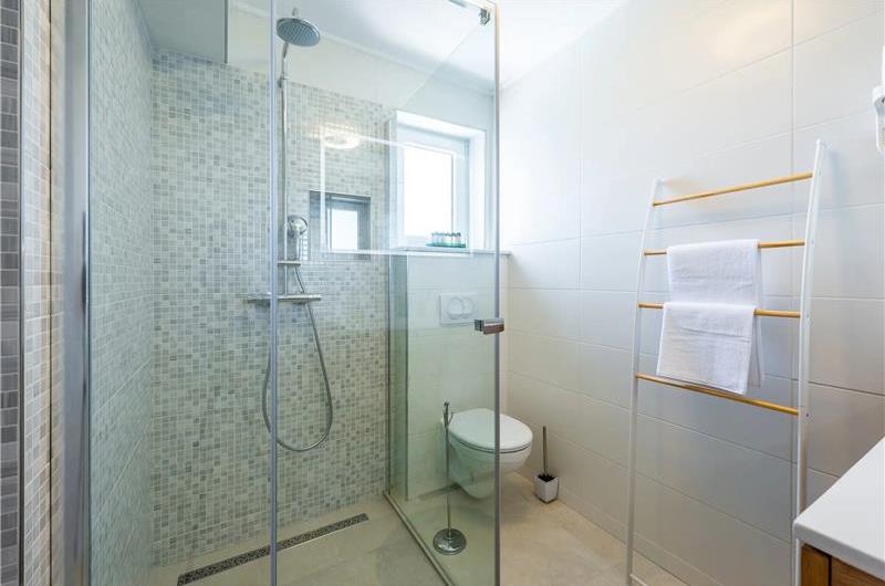 3 bedroom villa with infinity pool in Mlini, sleeps 6