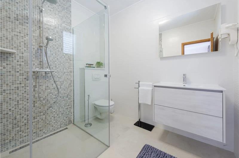 3 bedroom villa with infinity pool in Mlini, sleeps 6