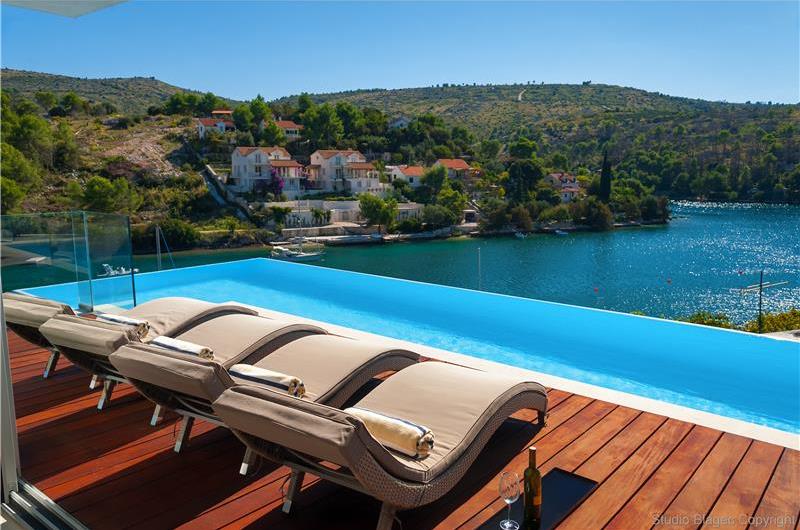 5 bedroom villa with heated infinity pool and sea views near Milna, Brac Island, sleeps 10