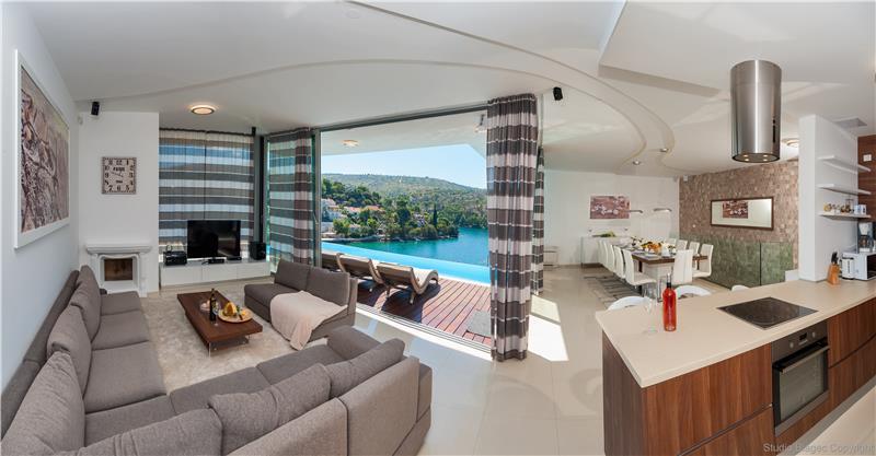 5 bedroom villa with heated infinity pool and sea views near Milna, Brac Island, sleeps 10