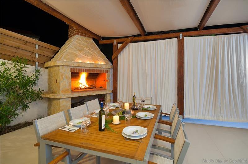 5 bedroom villa with heated infinity pool and sea views near Milna, Brac Island, sleeps 10