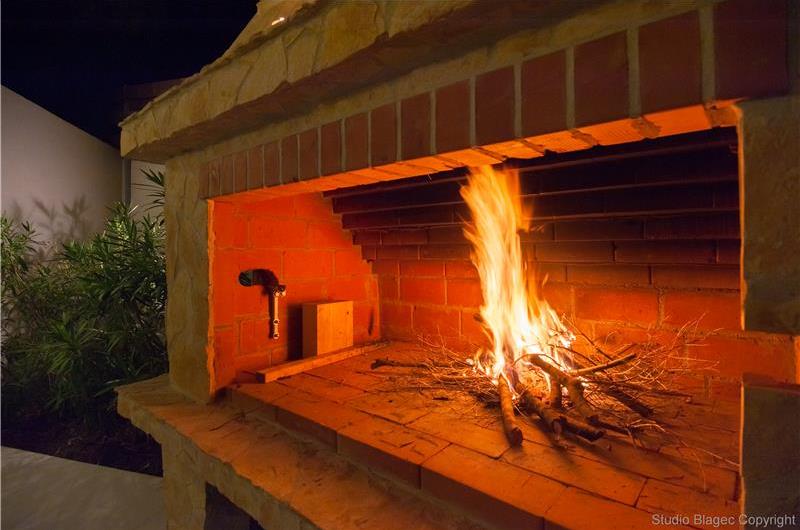 5 bedroom villa with heated infinity pool and sea views near Milna, Brac Island, sleeps 10