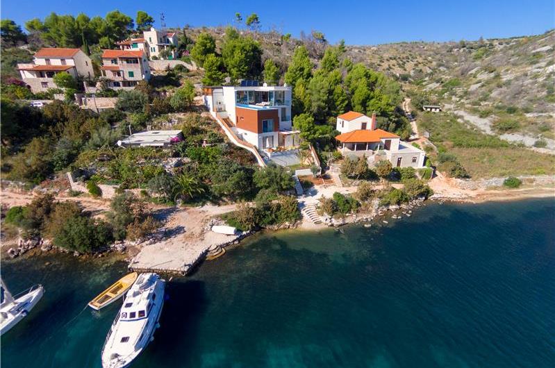 5 bedroom villa with heated infinity pool and sea views near Milna, Brac Island, sleeps 10